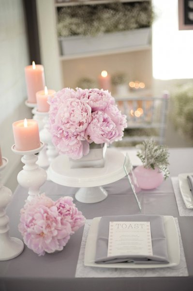 1-grey-pink-white-wedding-table-decor